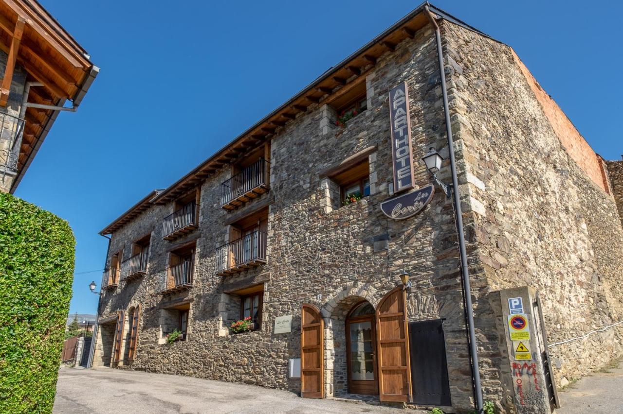 Aparthotel Les Corts Llivia Exterior photo